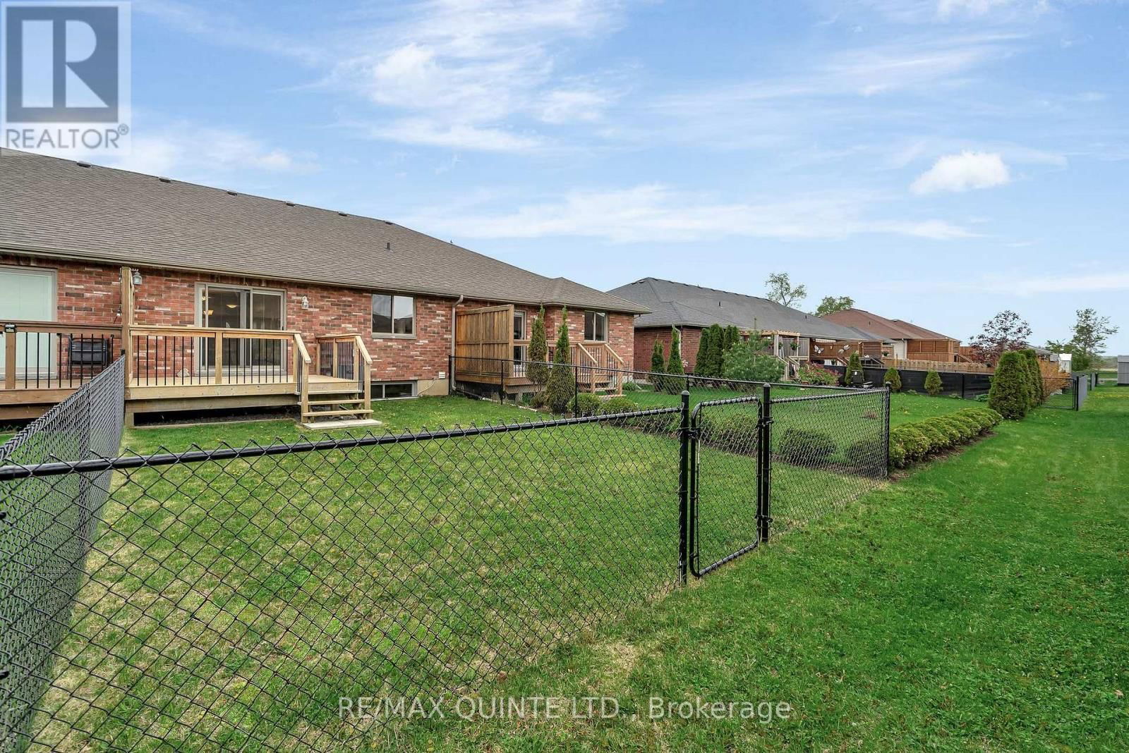15 MCINTOSH CRESCENT Image 37