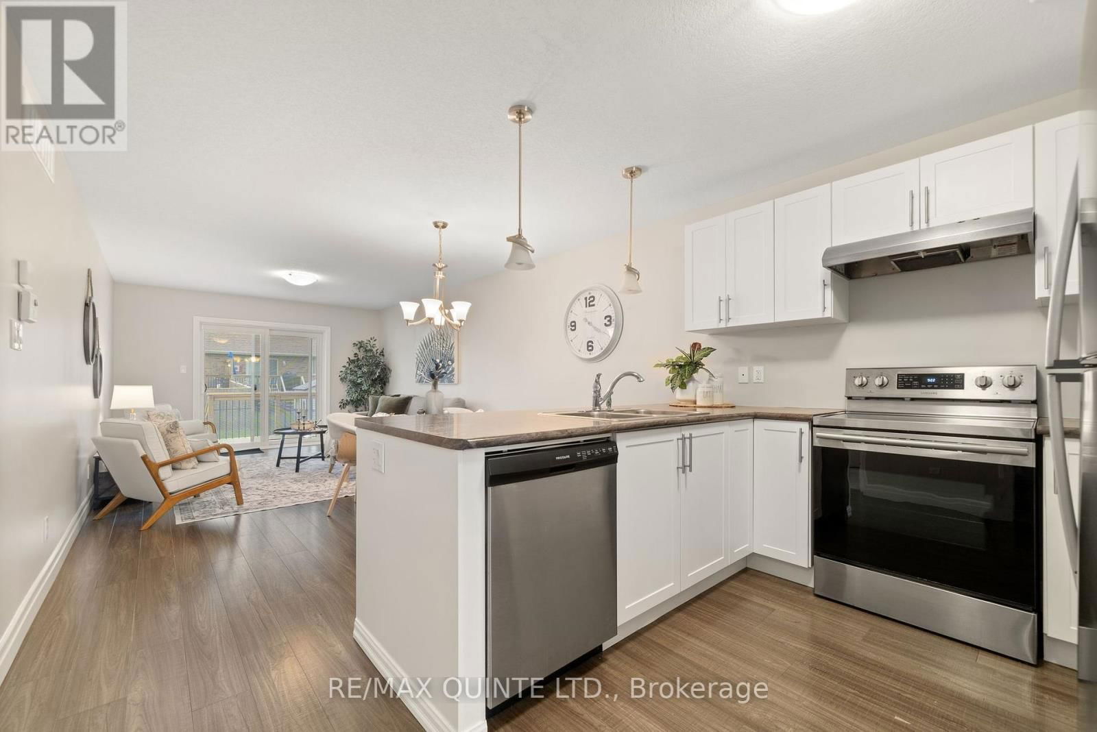 15 MCINTOSH CRESCENT Image 8