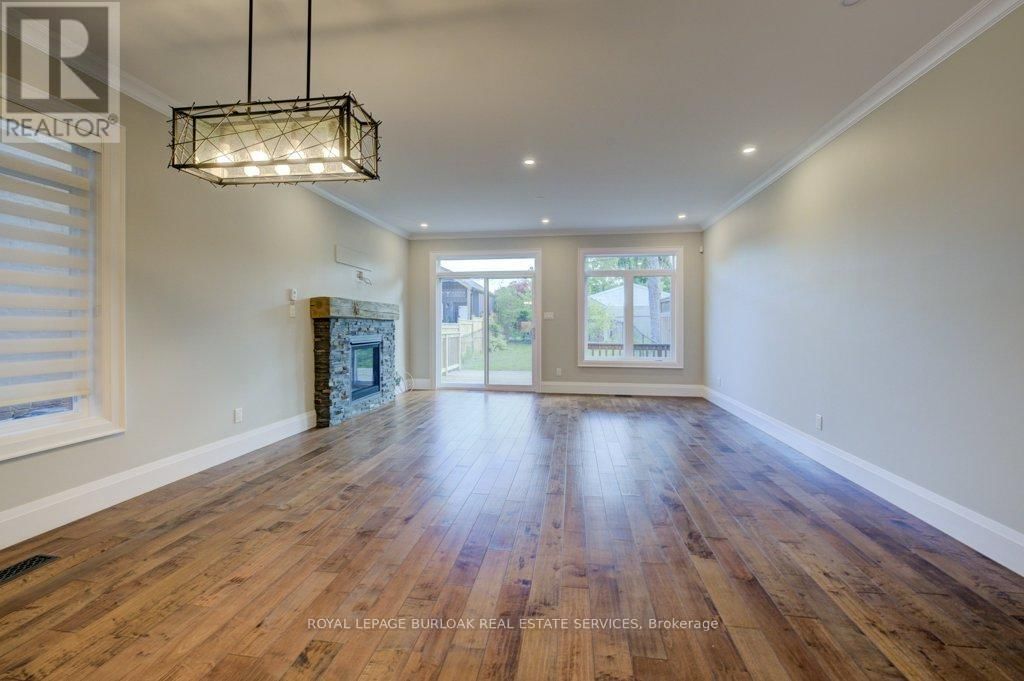 123 WALTER STREET Image 10