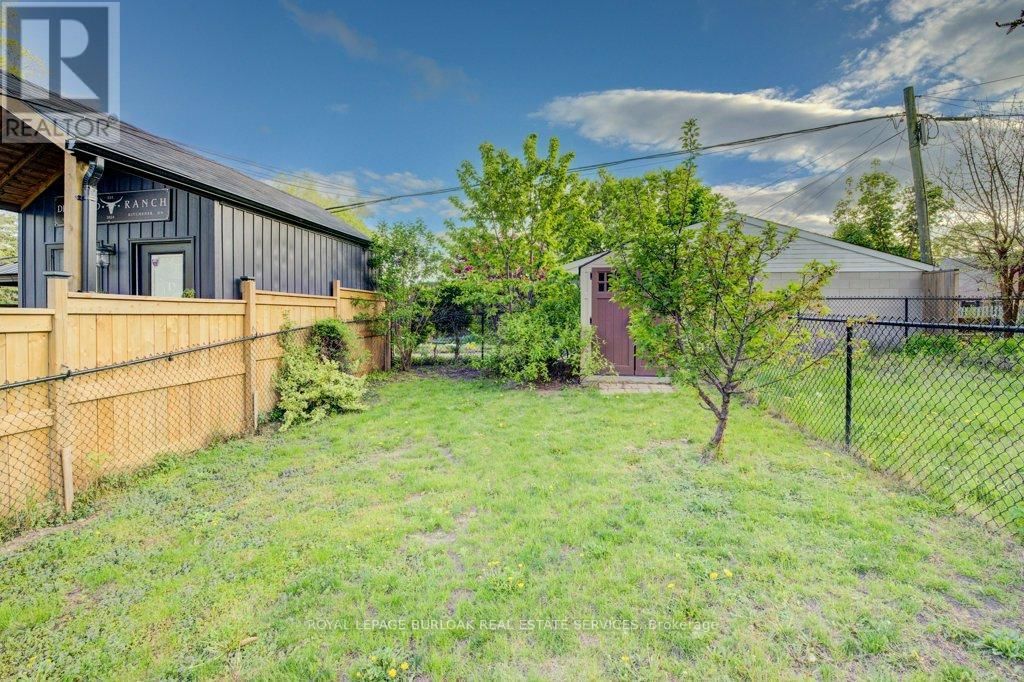 123 WALTER STREET Image 27