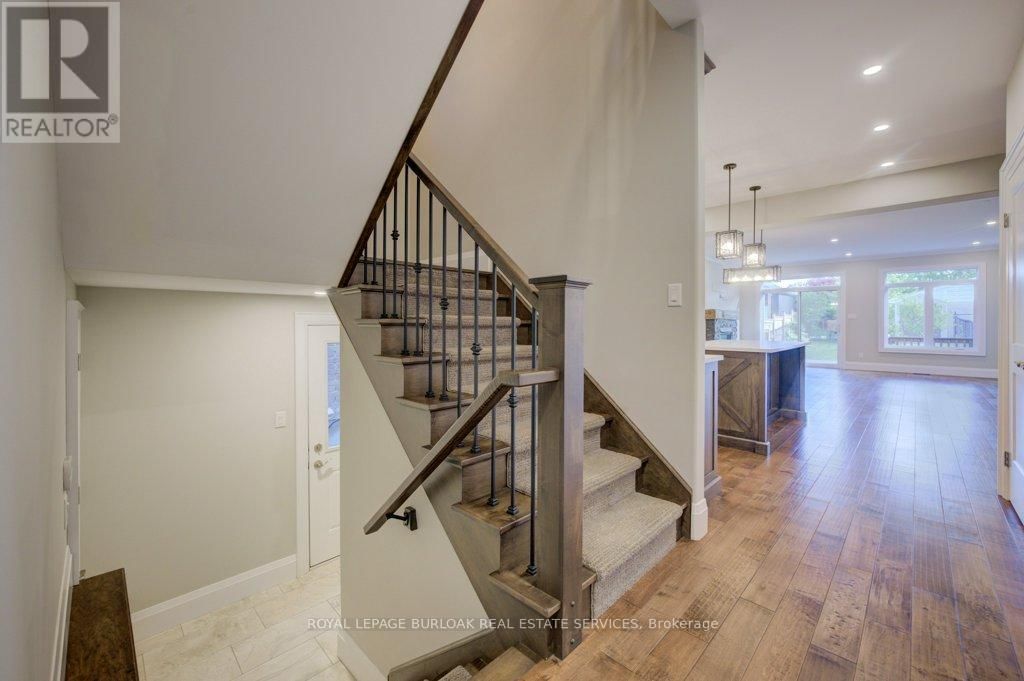 123 WALTER STREET Image 3