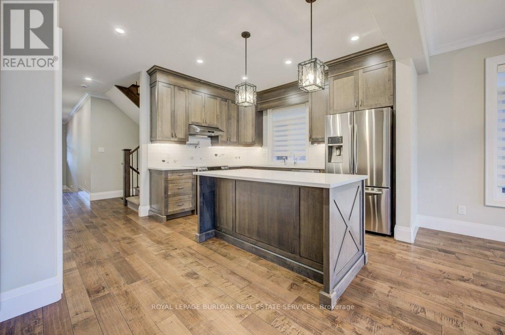 123 WALTER STREET Image 6