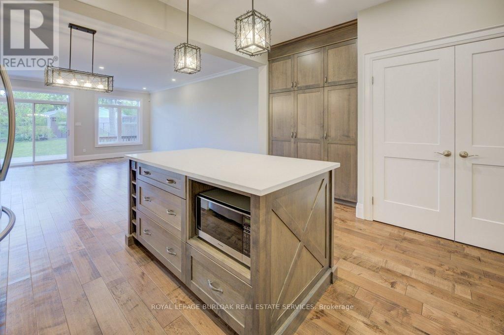 123 WALTER STREET Image 9