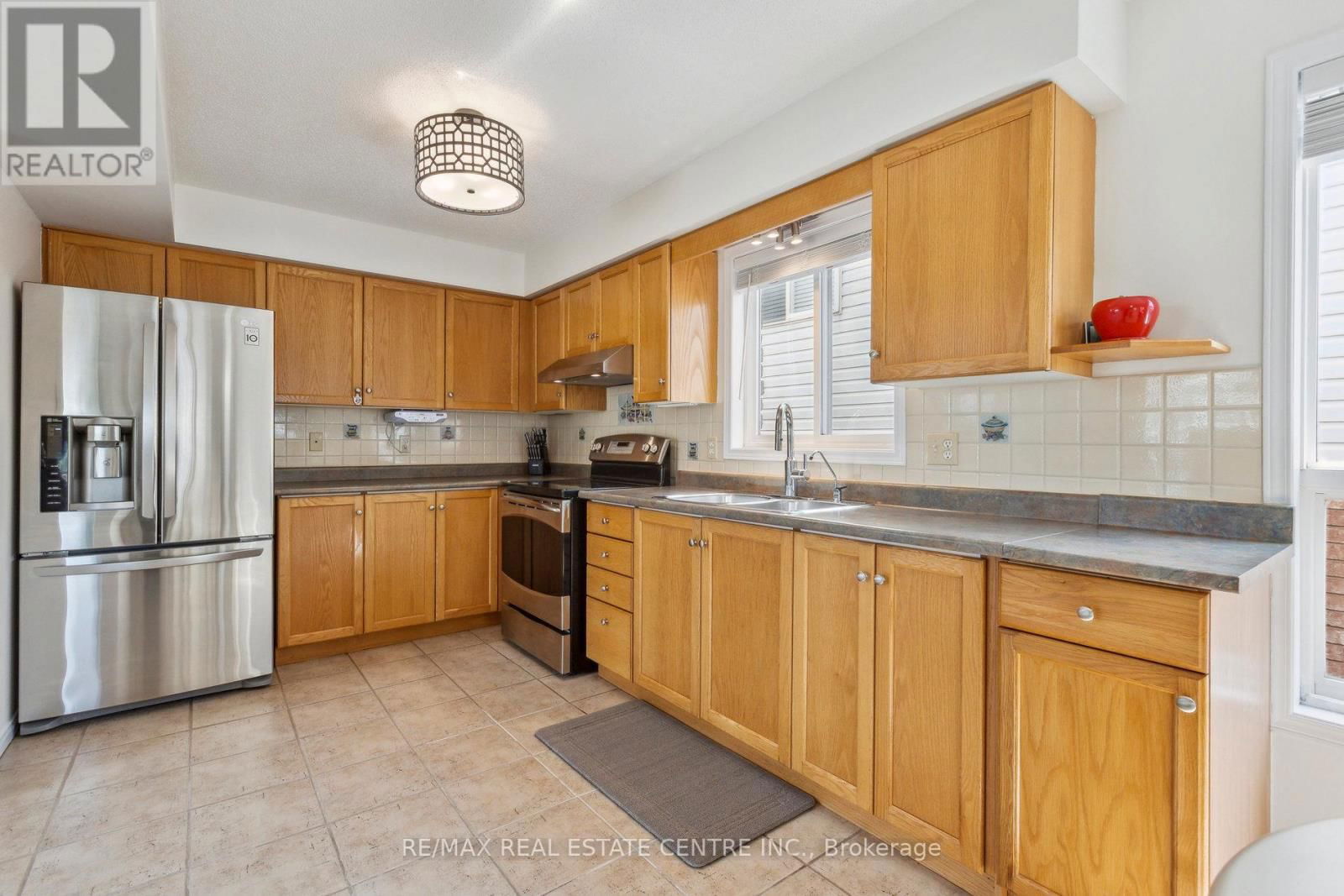 1 SILVERSMITH COURT Image 14