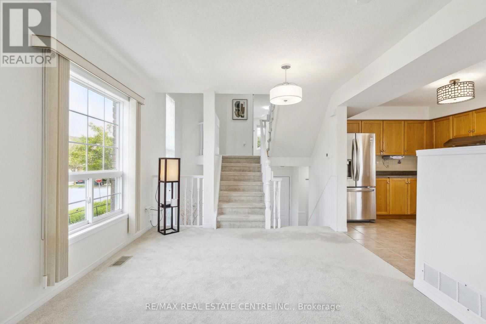 1 SILVERSMITH COURT Image 15