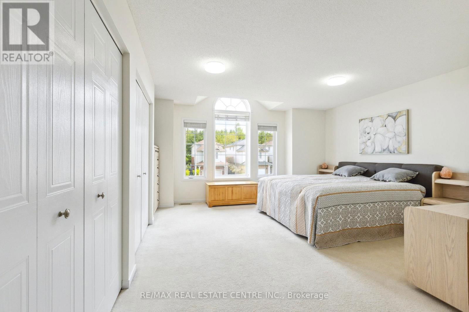 1 SILVERSMITH COURT Image 16