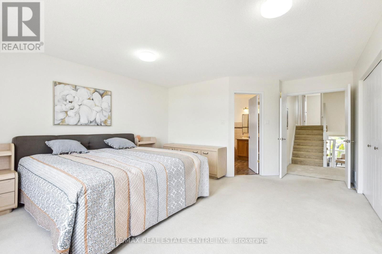1 SILVERSMITH COURT Image 17