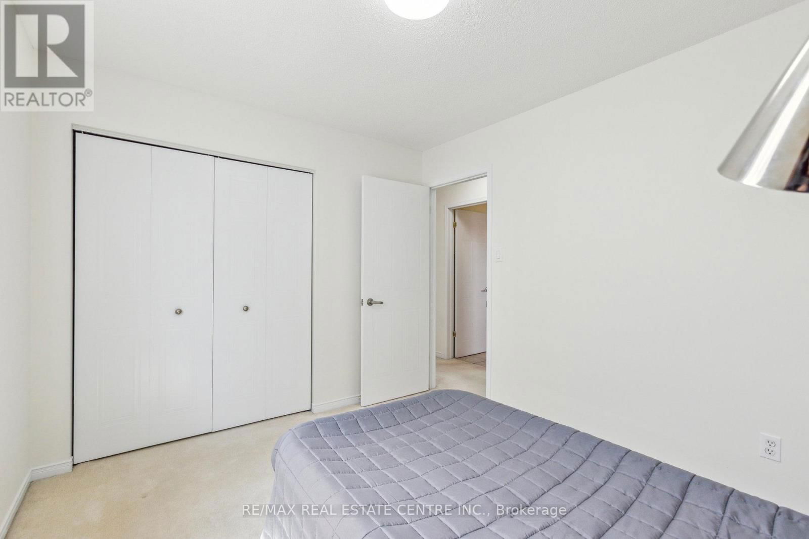 1 SILVERSMITH COURT Image 21