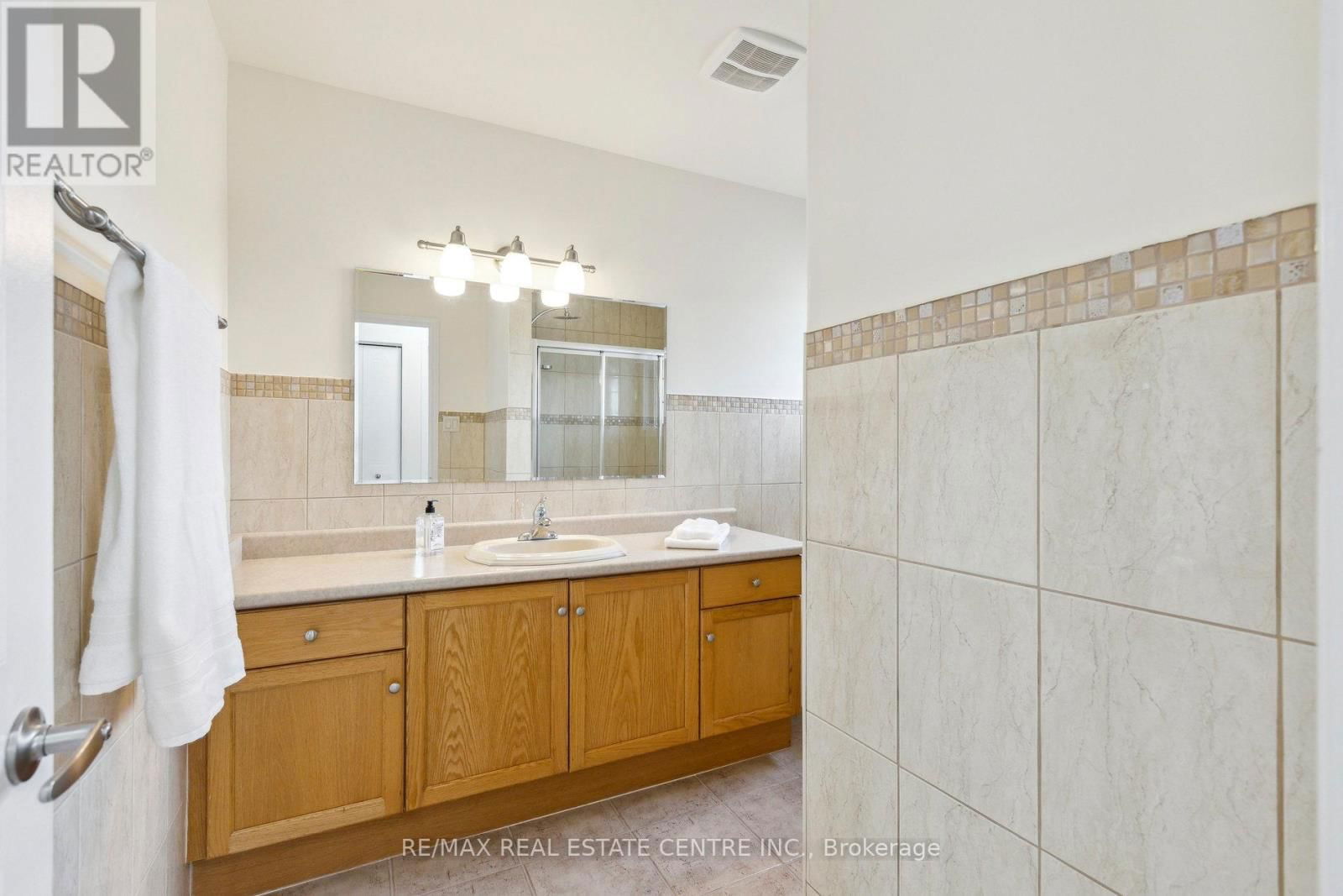 1 SILVERSMITH COURT Image 22