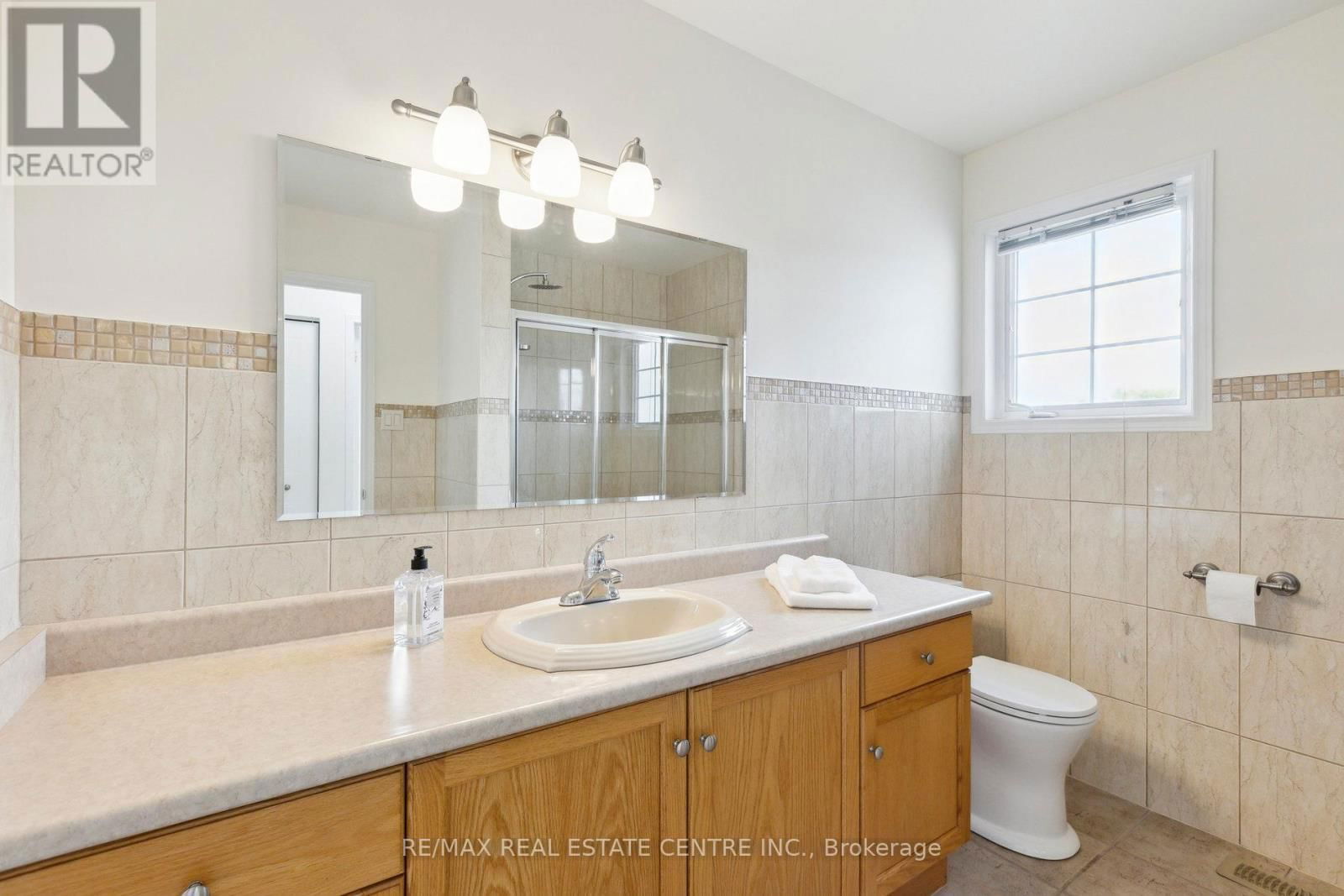 1 SILVERSMITH COURT Image 23