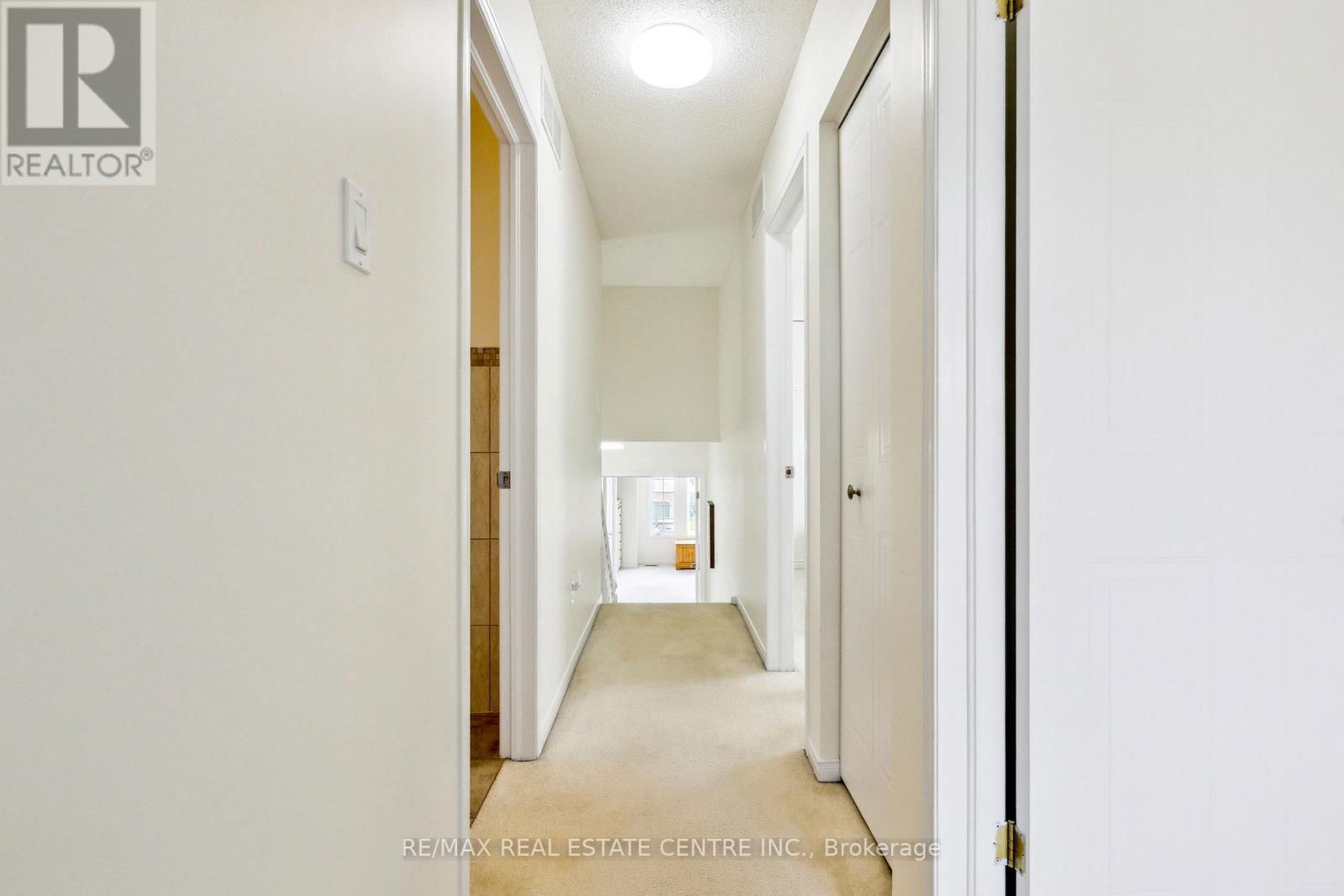 1 SILVERSMITH COURT Image 28