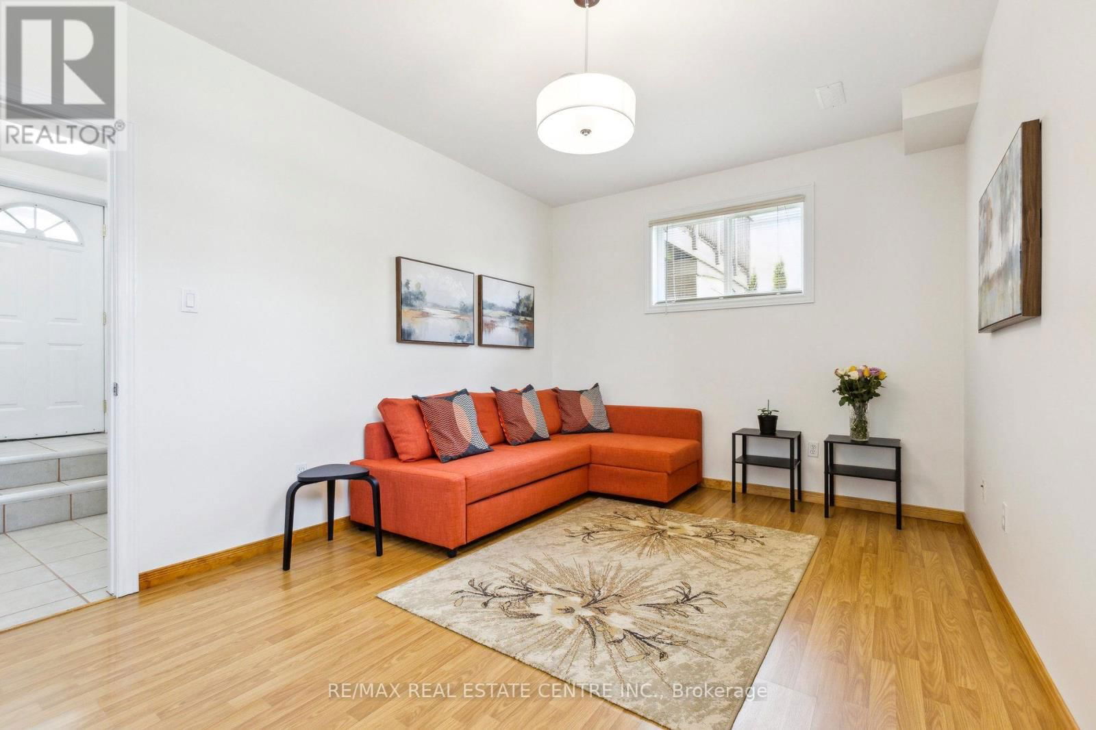 1 SILVERSMITH COURT Image 31