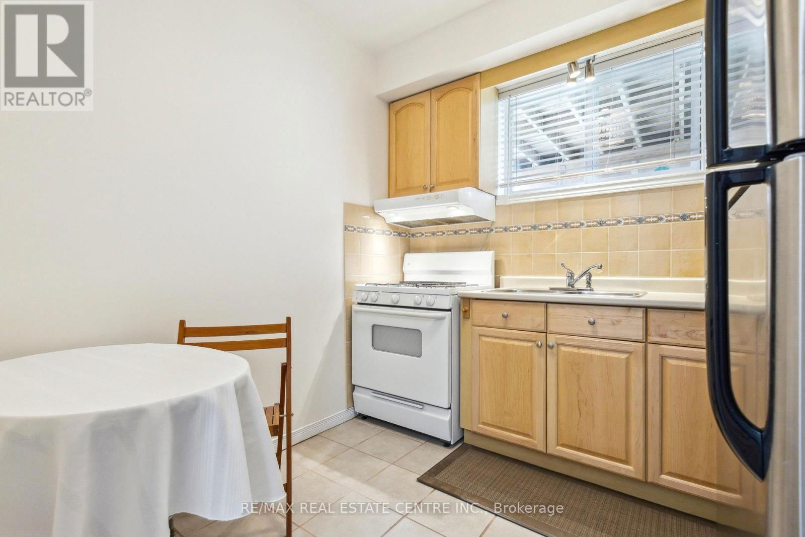 1 SILVERSMITH COURT Image 34