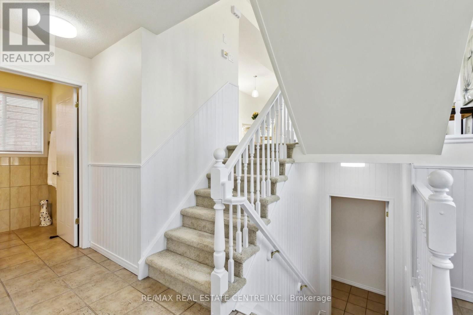 1 SILVERSMITH COURT Image 4