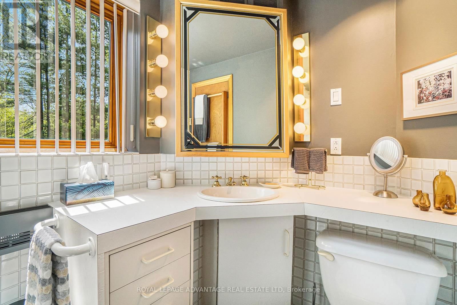 1022 TULLYS WAY Image 36