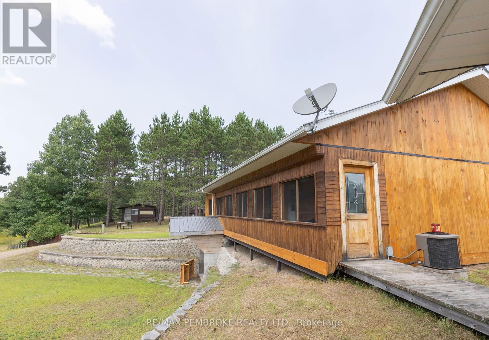 4293 ROUND LAKE ROAD Image 26