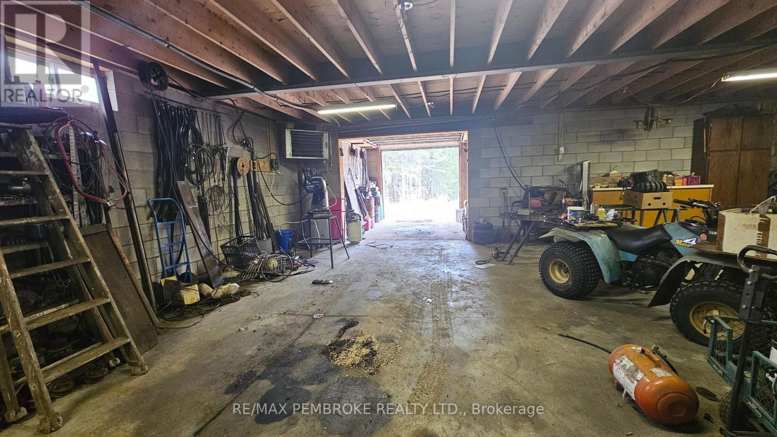 4293 ROUND LAKE ROAD Image 34