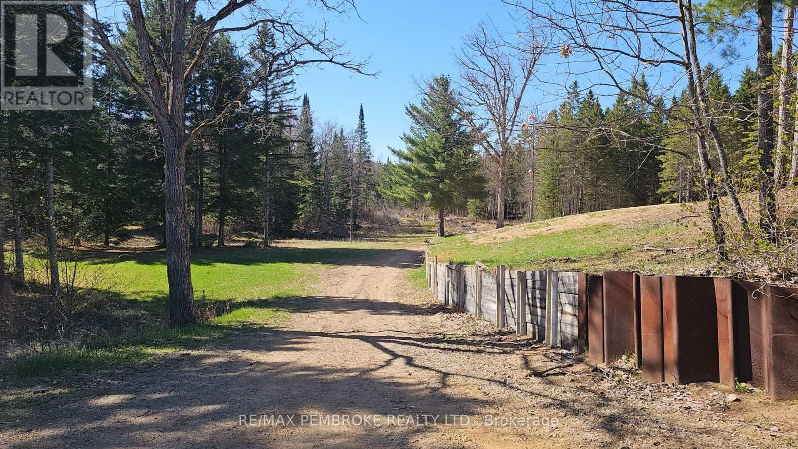 4293 ROUND LAKE ROAD Image 4