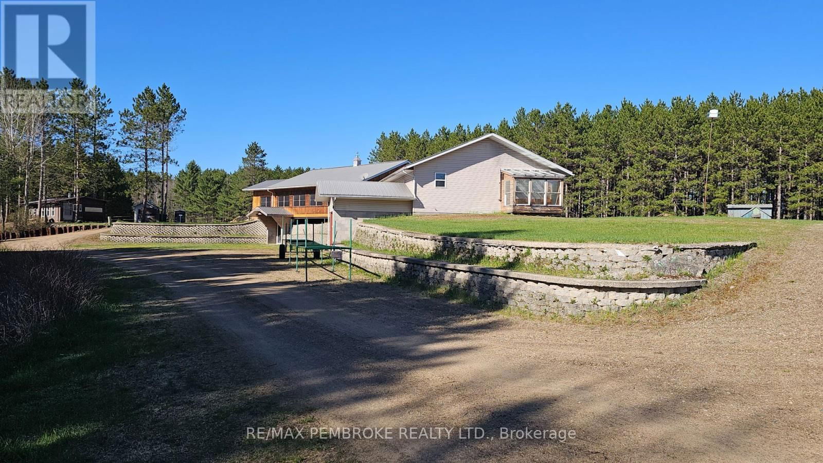 4293 ROUND LAKE ROAD Image 43