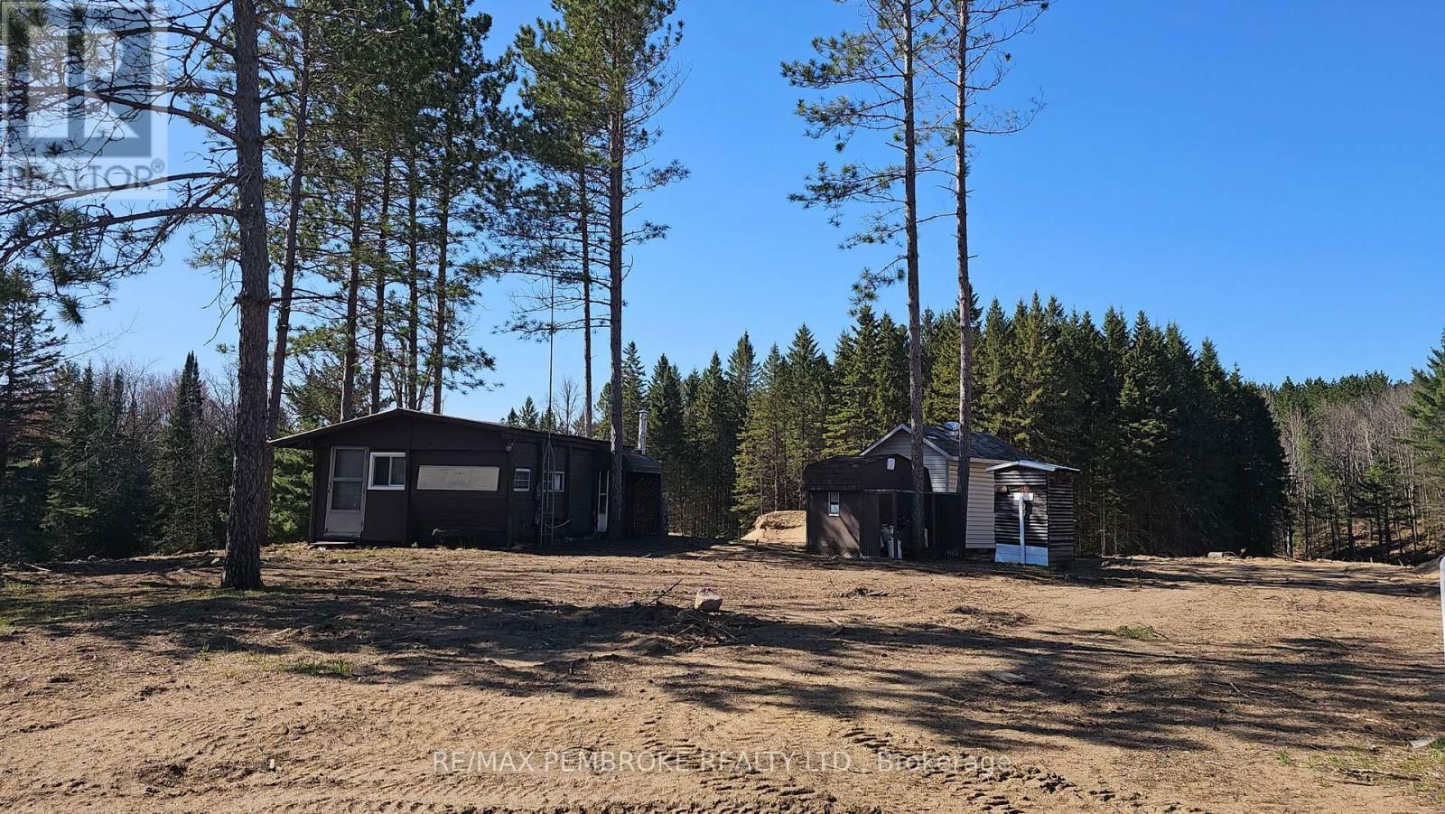 4293 ROUND LAKE ROAD Image 44