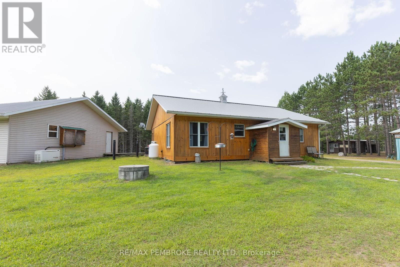 4293 ROUND LAKE ROAD Image 46