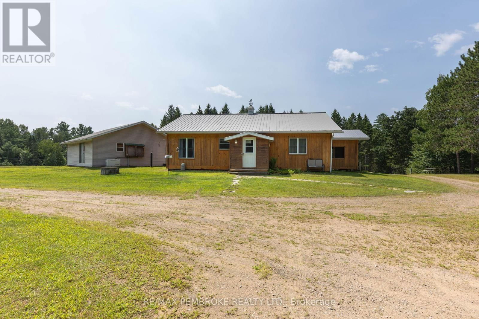 4293 ROUND LAKE ROAD Image 47