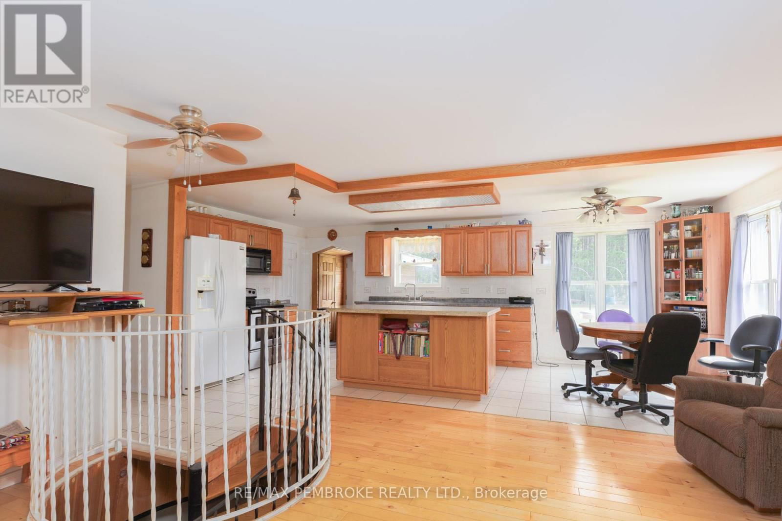 4293 ROUND LAKE ROAD Image 6