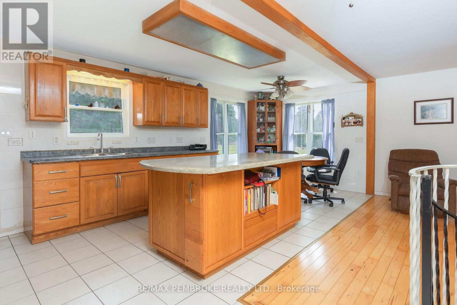 4293 ROUND LAKE ROAD Image 8