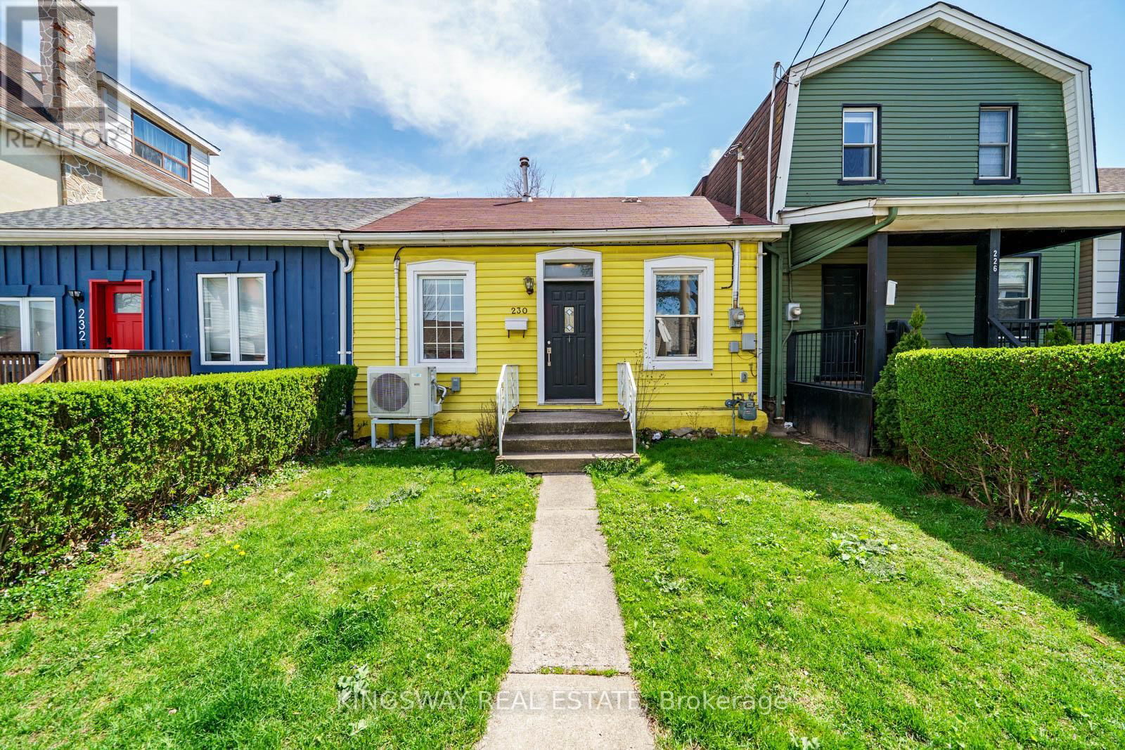 230 EMERALD STREET NORTH Image 2