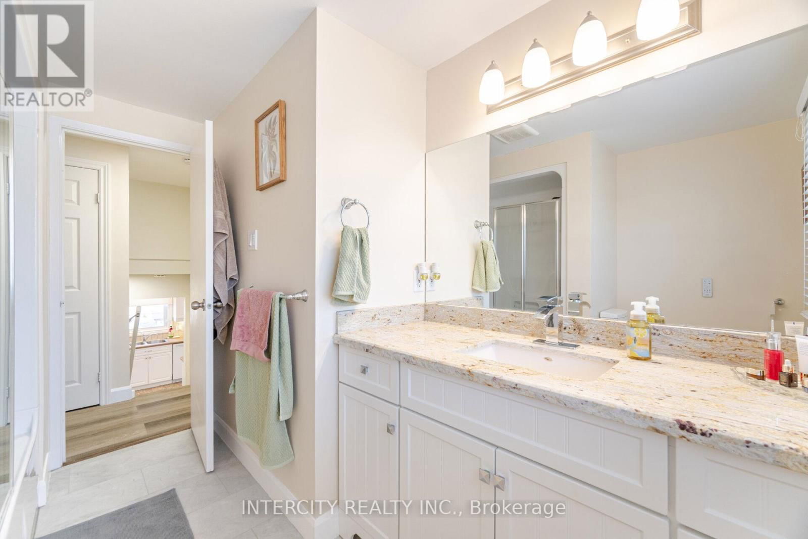 35 LOWER CANADA CRESCENT Image 33