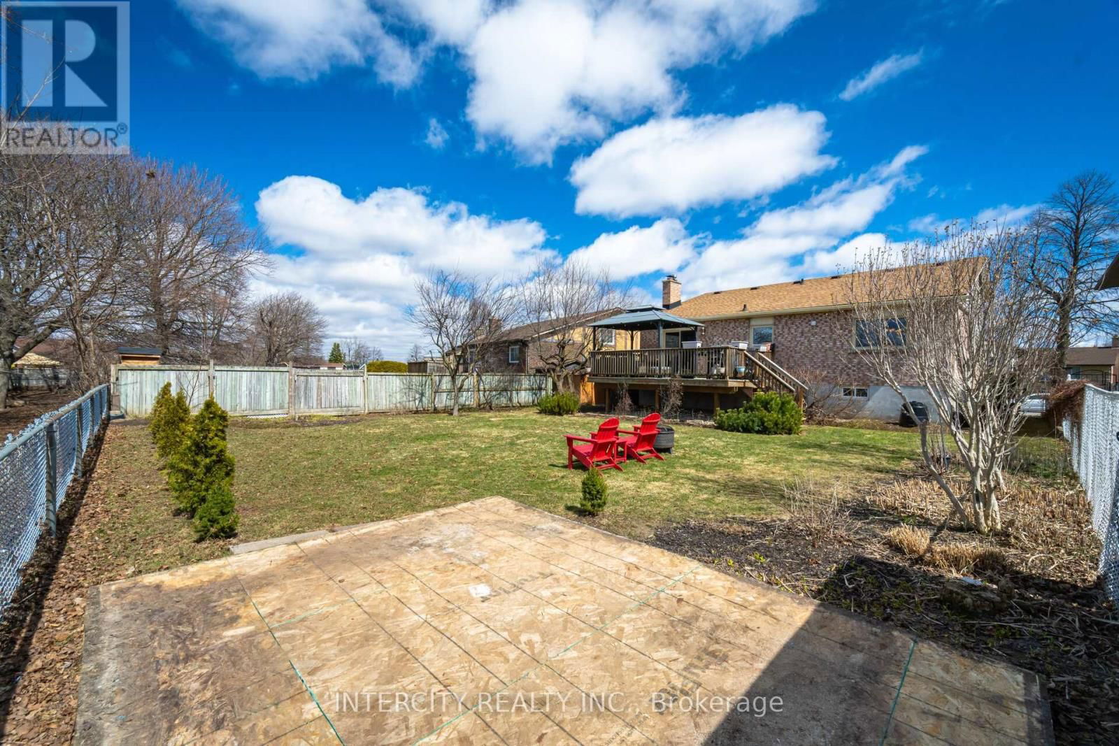 35 LOWER CANADA CRESCENT Image 45