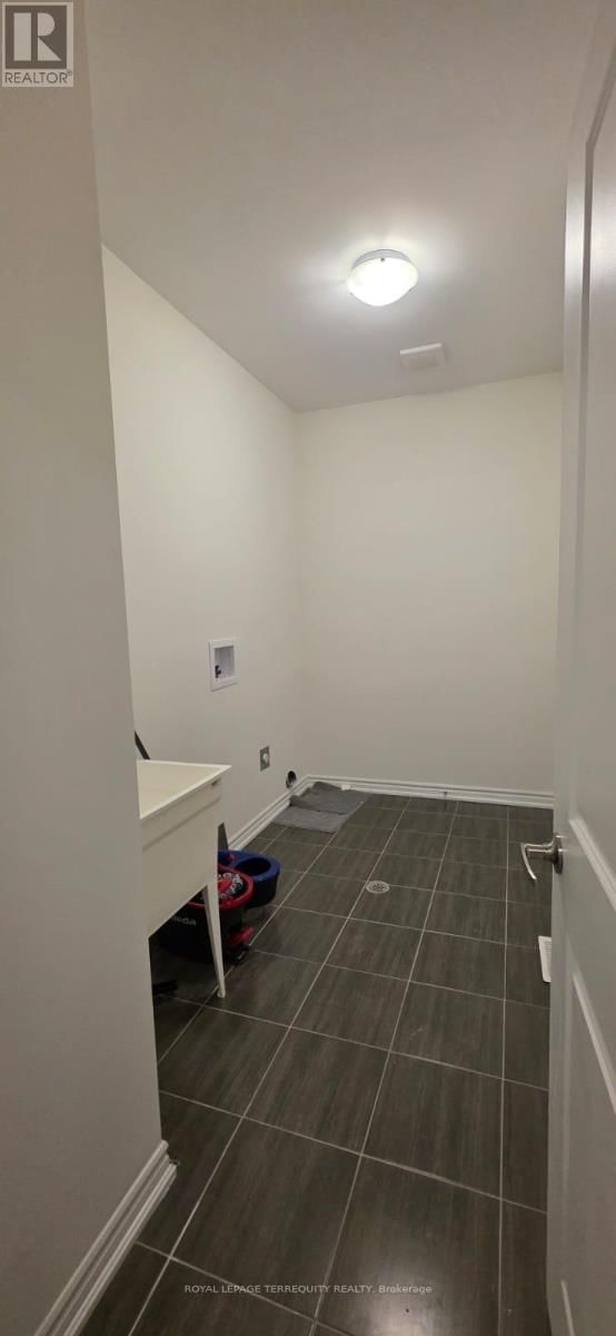 37 HILLCROFT WAY Image 12