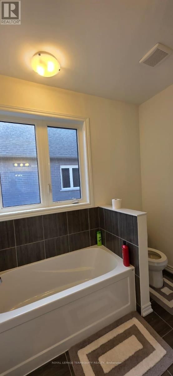 37 HILLCROFT WAY Image 21