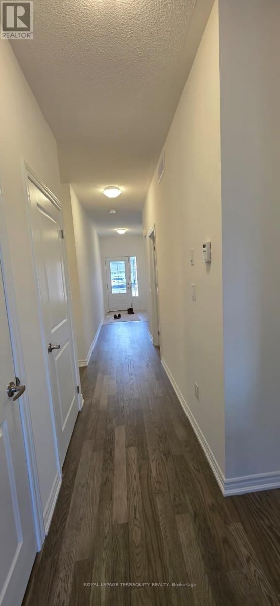 37 HILLCROFT WAY Image 25