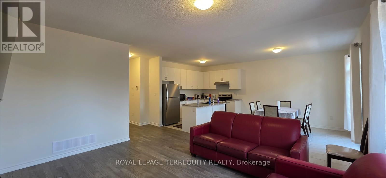 37 HILLCROFT WAY Image 30