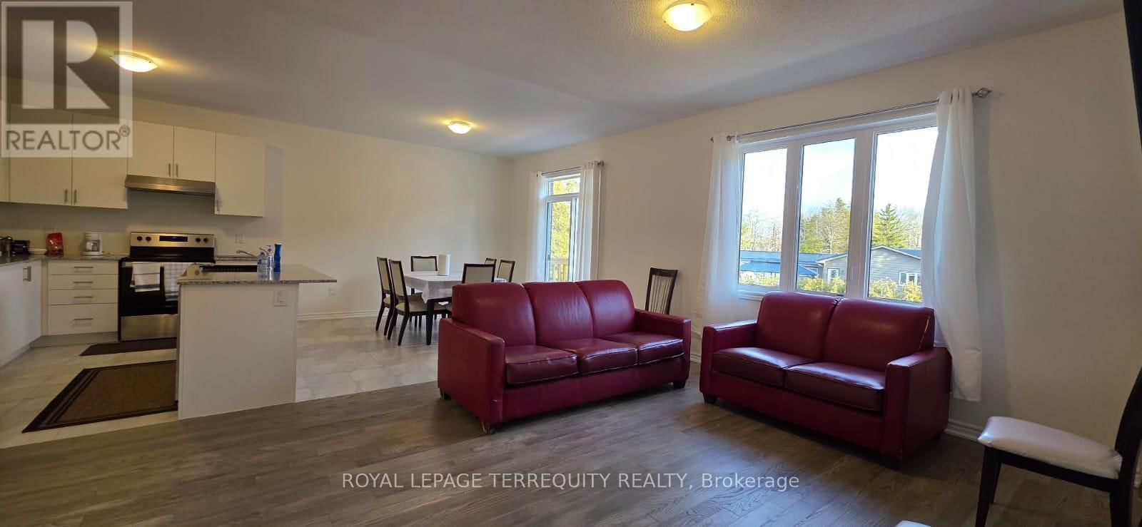 37 HILLCROFT WAY Image 31