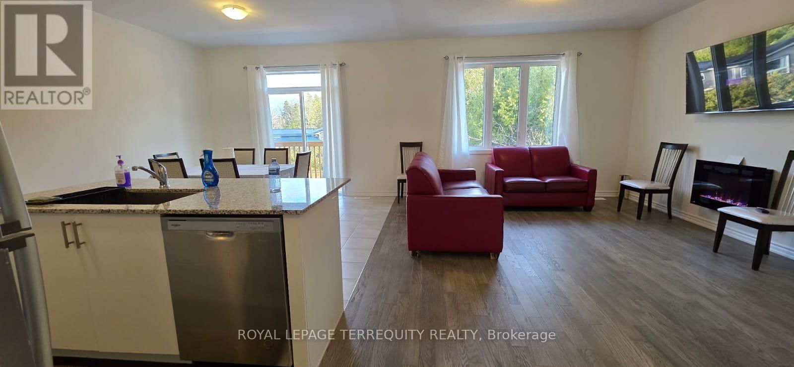 37 HILLCROFT WAY Image 32