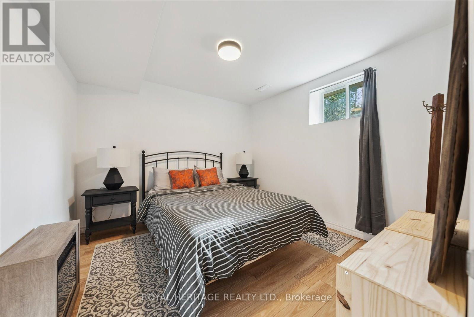 1037 ALVIC LANE Image 32
