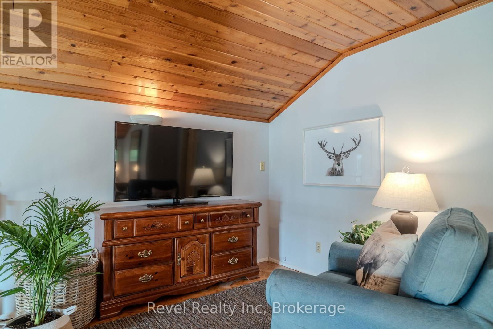 14 SWALLOW ROAD Image 18