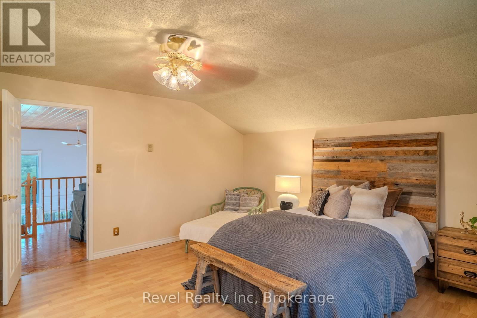 14 SWALLOW ROAD Image 19