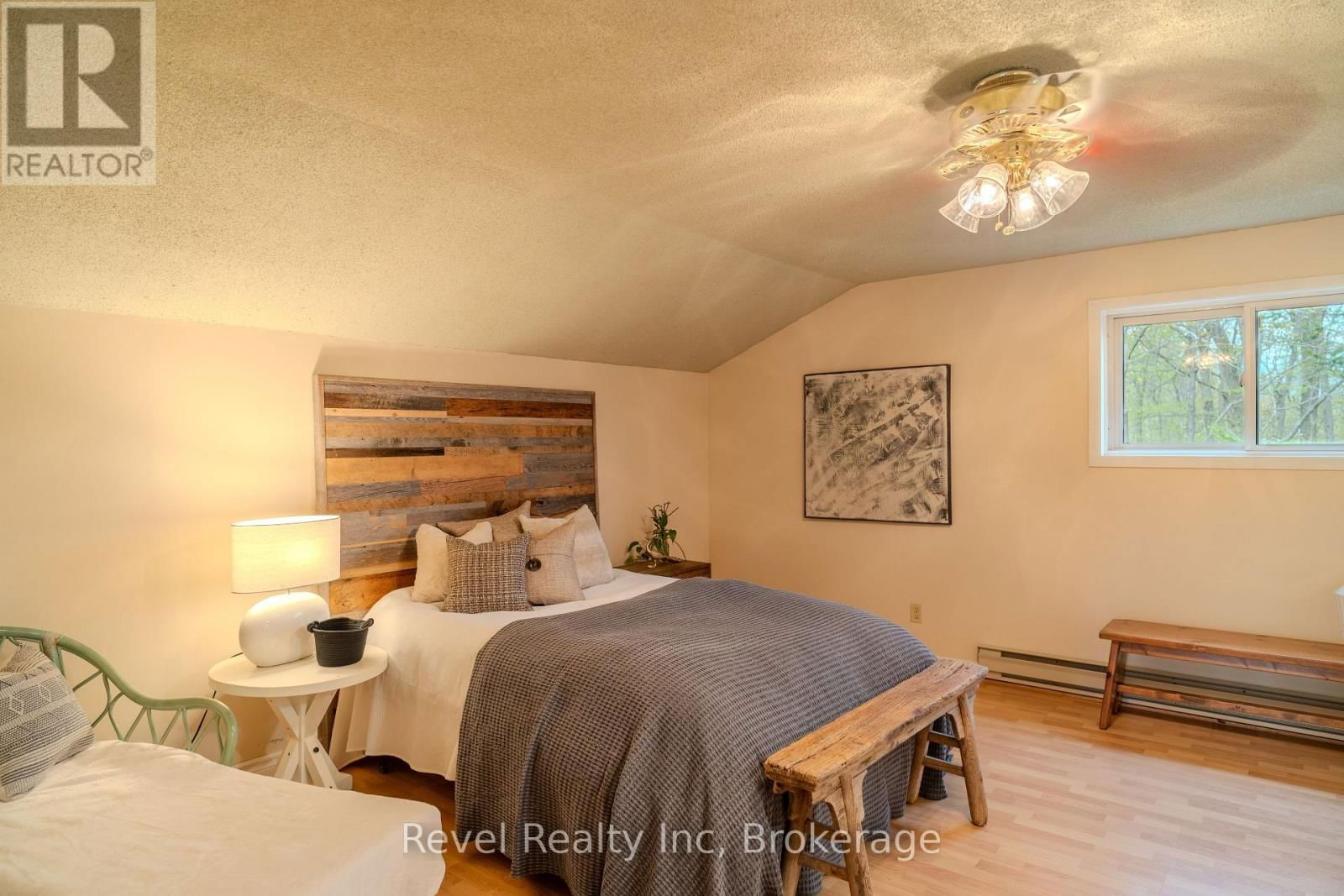 14 SWALLOW ROAD Image 20