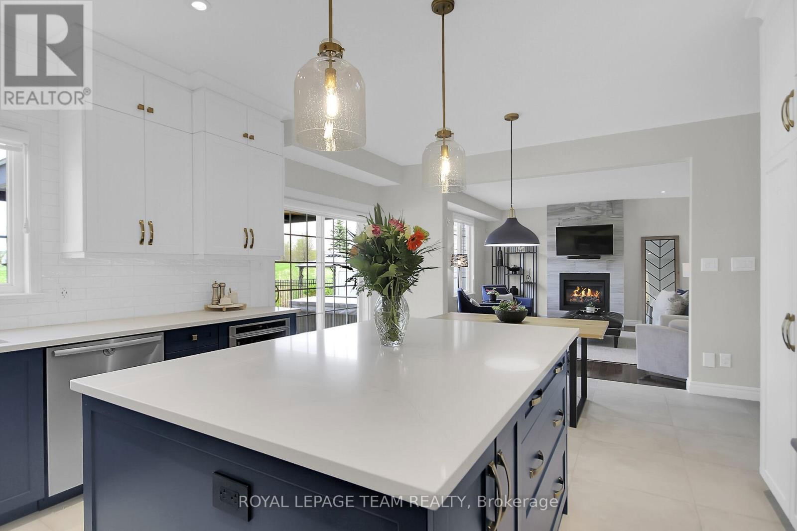 441 BLACKLEAF DRIVE Image 18