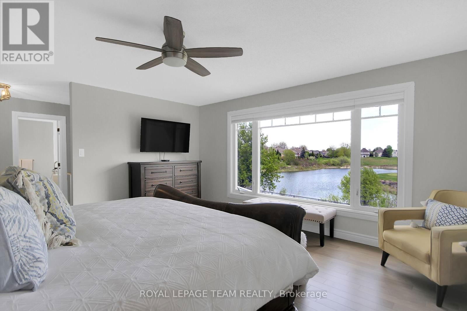 441 BLACKLEAF DRIVE Image 25