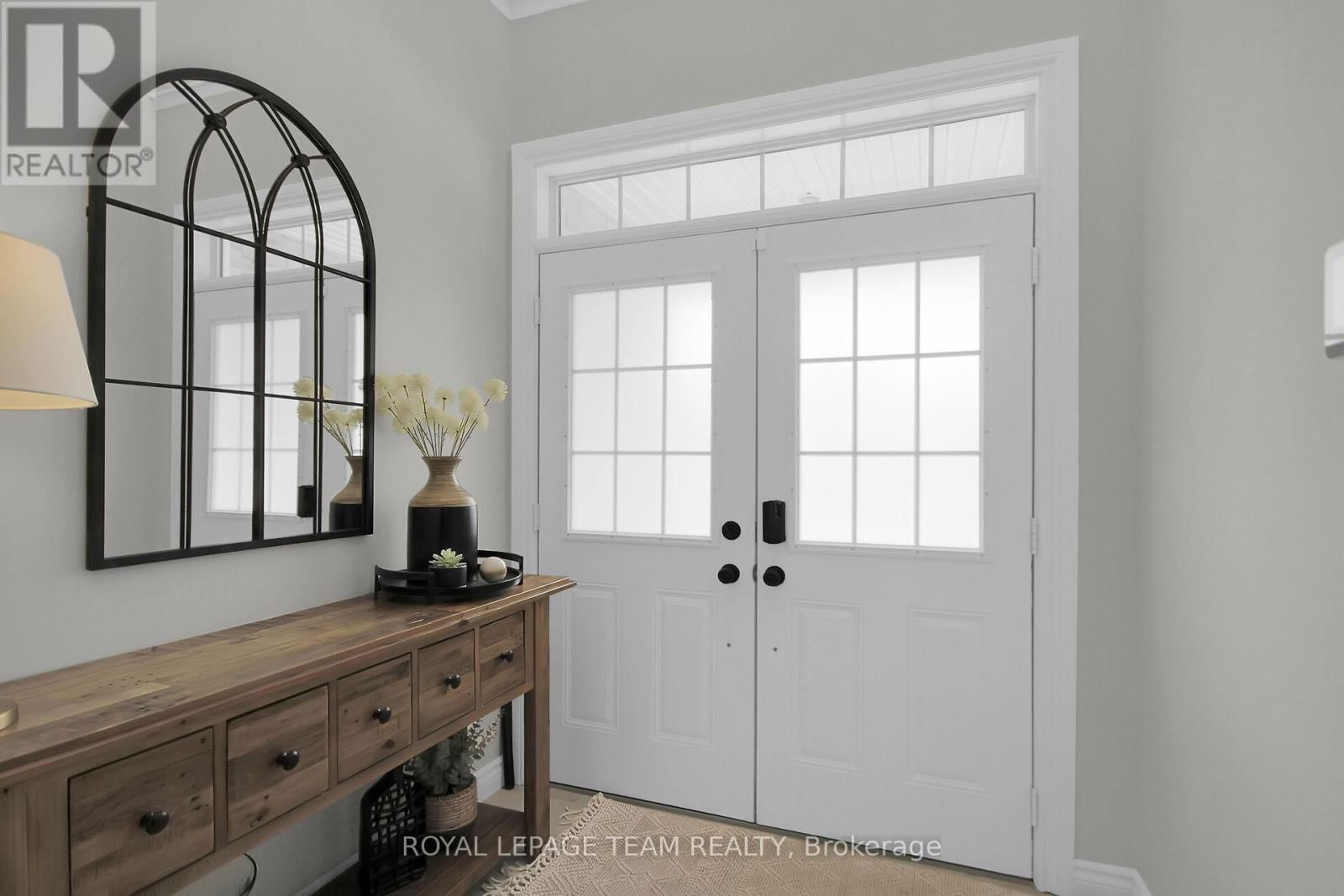 441 BLACKLEAF DRIVE Image 3