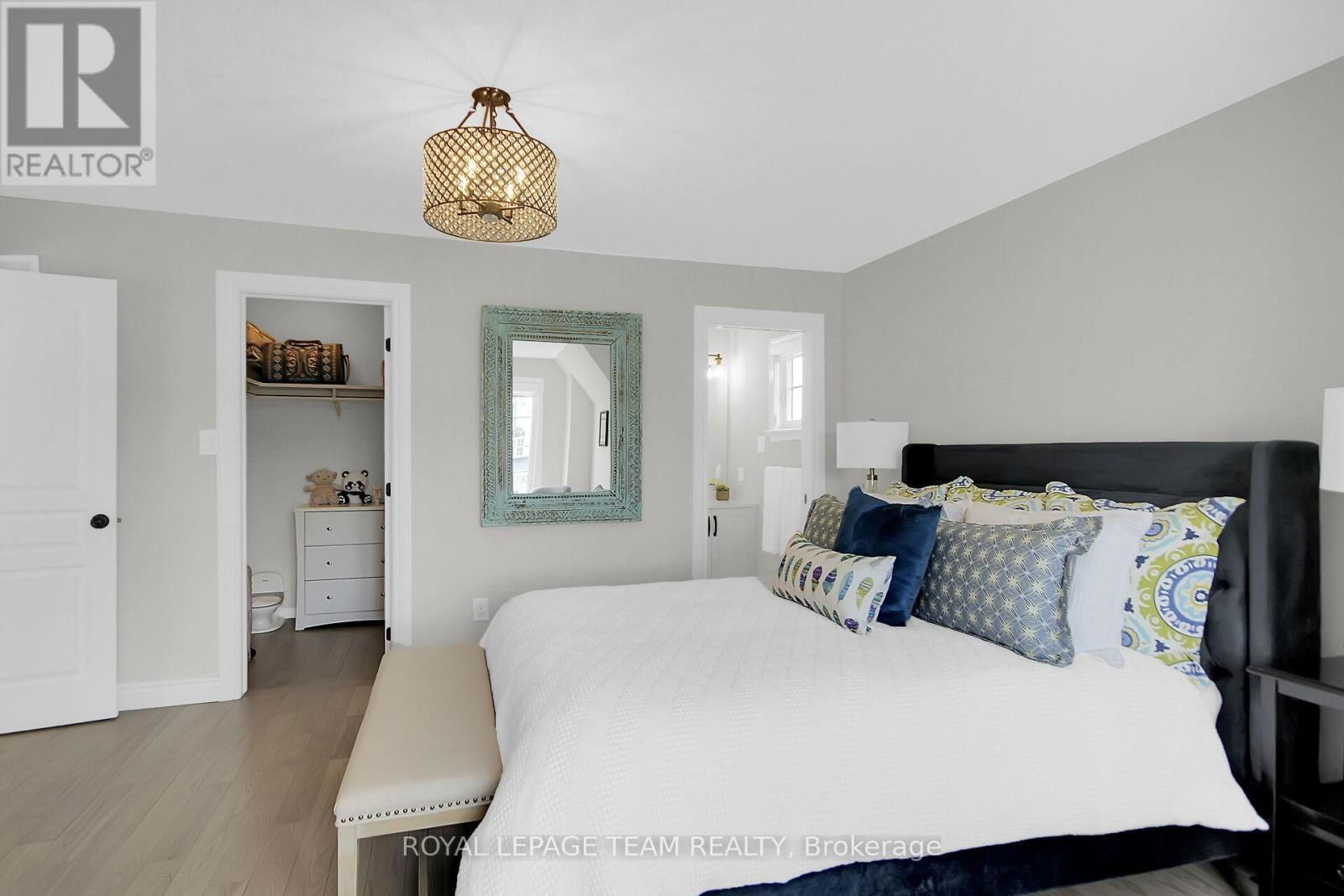 441 BLACKLEAF DRIVE Image 32