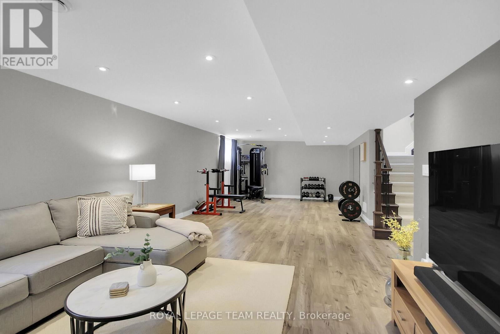 441 BLACKLEAF DRIVE Image 38