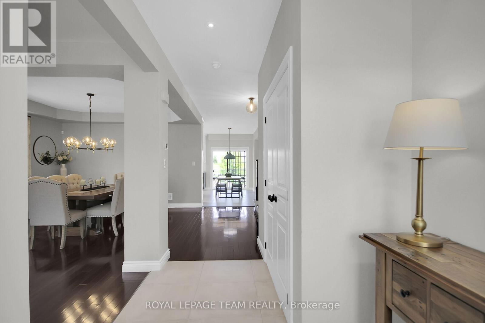 441 BLACKLEAF DRIVE Image 4