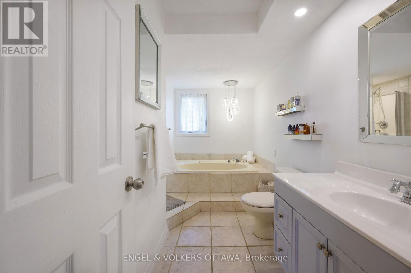 5608 RICHMOND ROAD Image 21