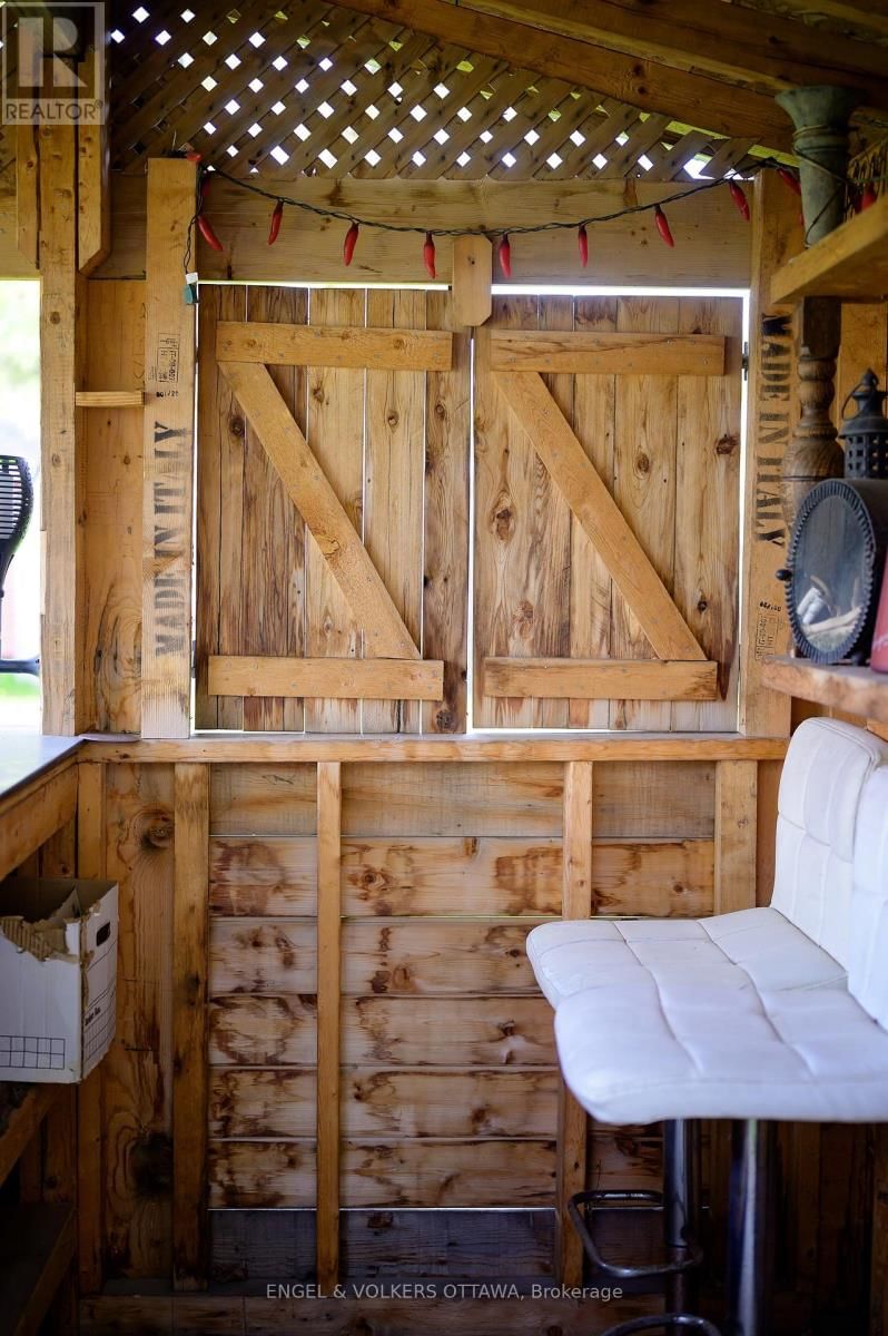5608 RICHMOND ROAD Image 32