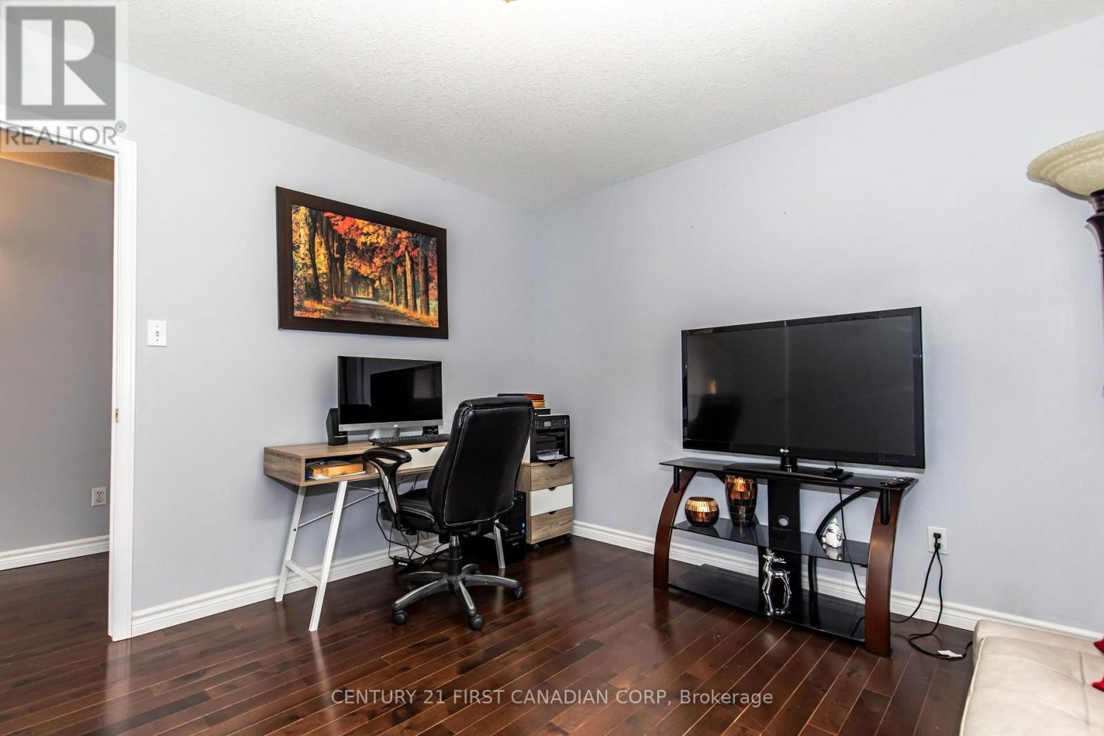 570 CUTHBERT CIRCLE Image 22